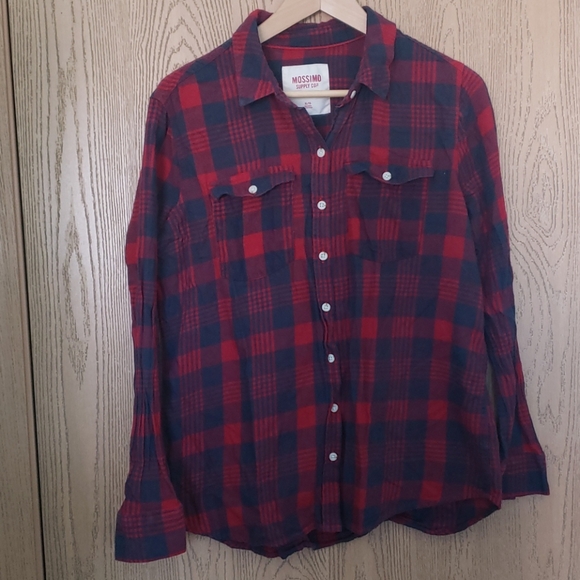 Mossimo Supply Co. red & blue plaid flannel shirt